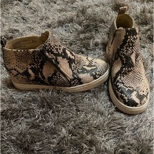 Snake skin wedges